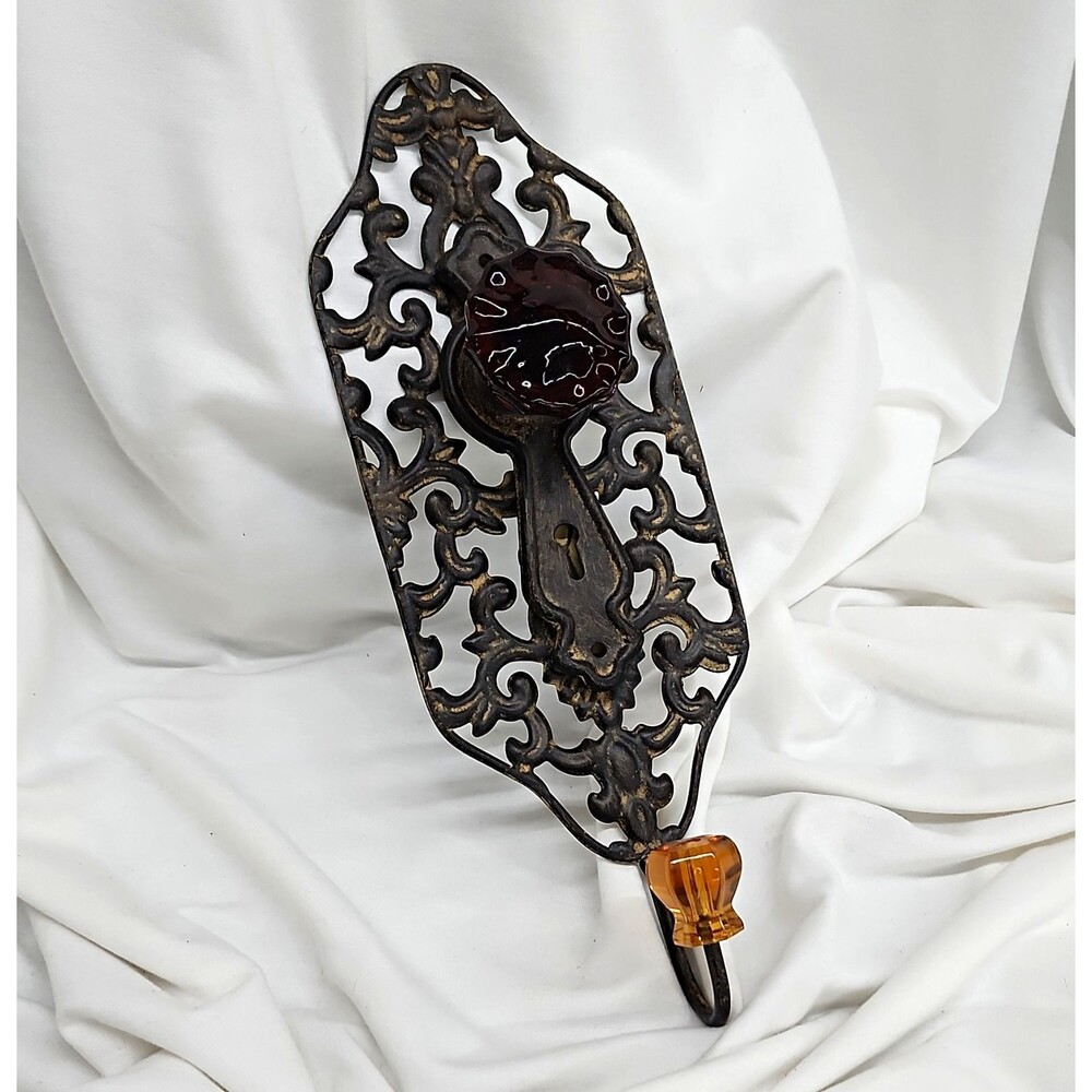 Wall-Mounted Door Knob Hook Plate, Amber/Dark Red Knobs Ornate Keyhole Hanger